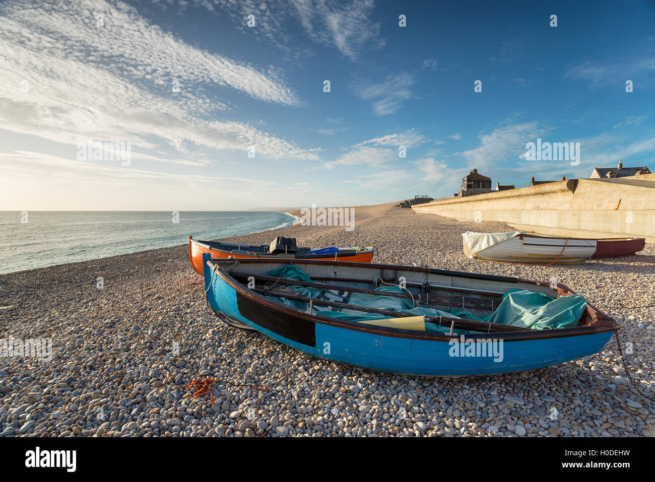 Angelboote/Fischerboote auf Chesil Beach auf der Isle of Portland in der Nähe von Weymouth in Dorset Stockfoto