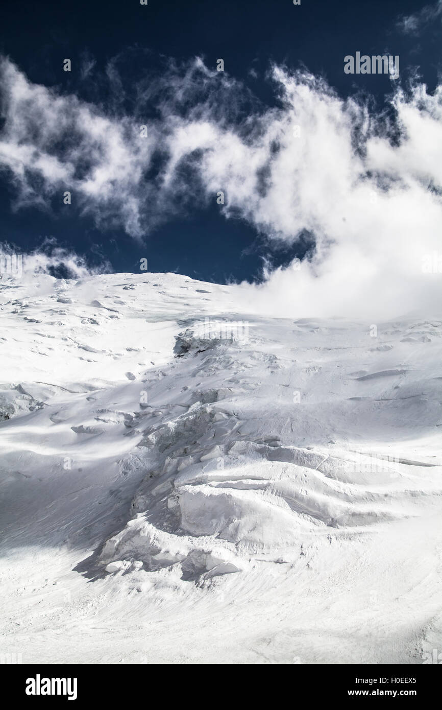 Beautyful Schnee Landschaft an der Lenin-Spitze. Pamir-Gebirge. Kirgistan Stockfoto