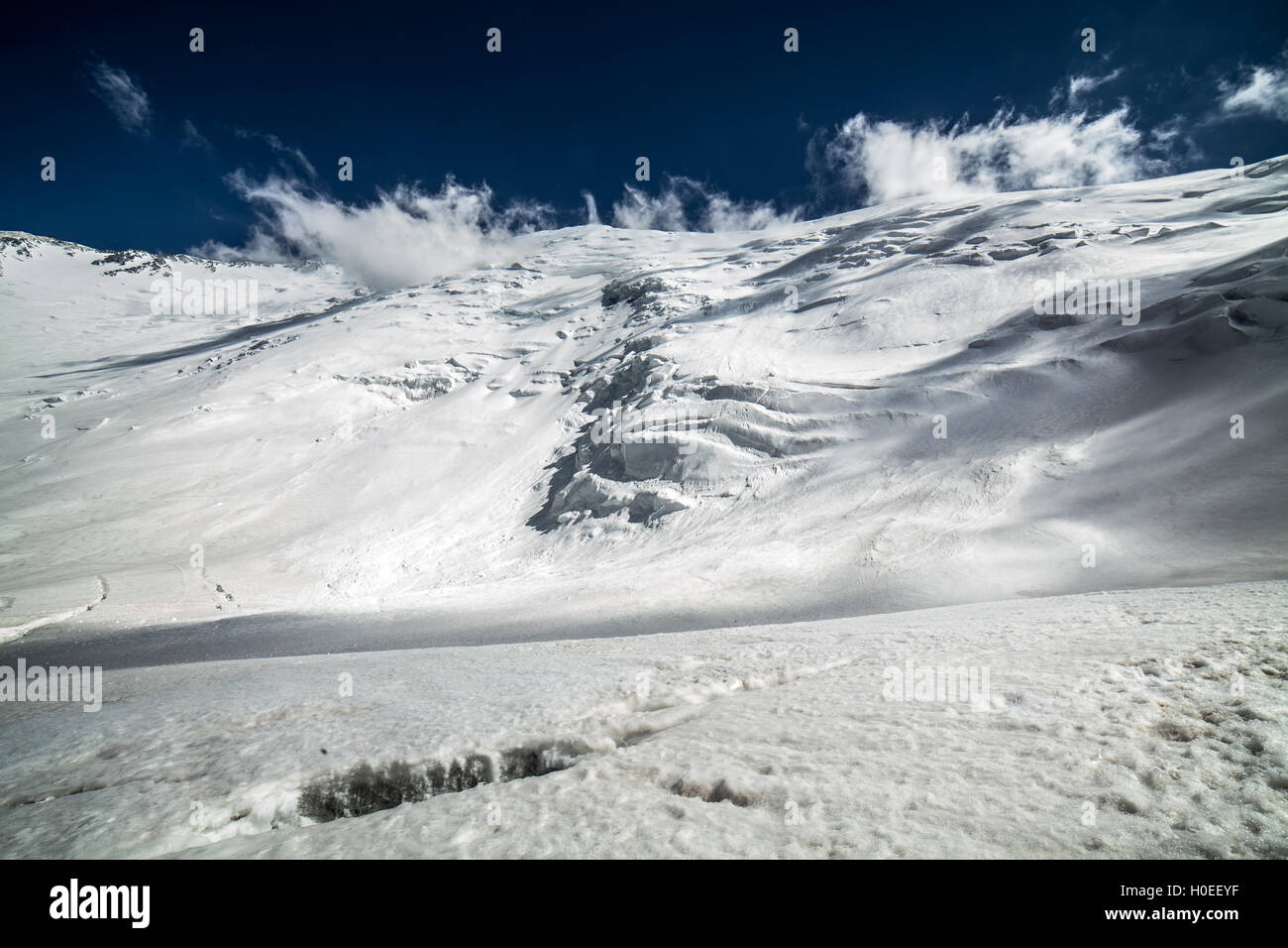 Beautyful Schnee Landschaft an der Lenin-Spitze. Pamir-Gebirge. Kirgistan Stockfoto