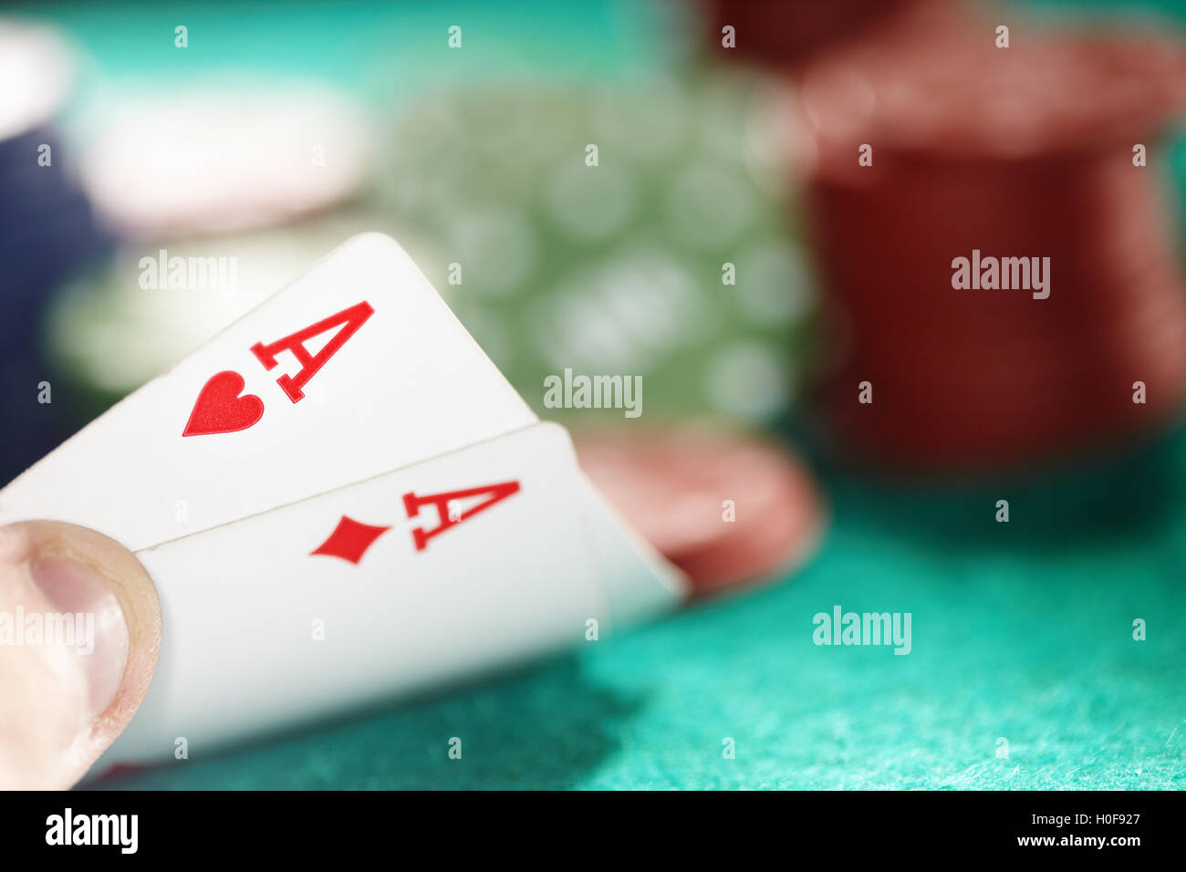 Karten und Casino-chips Stockfoto