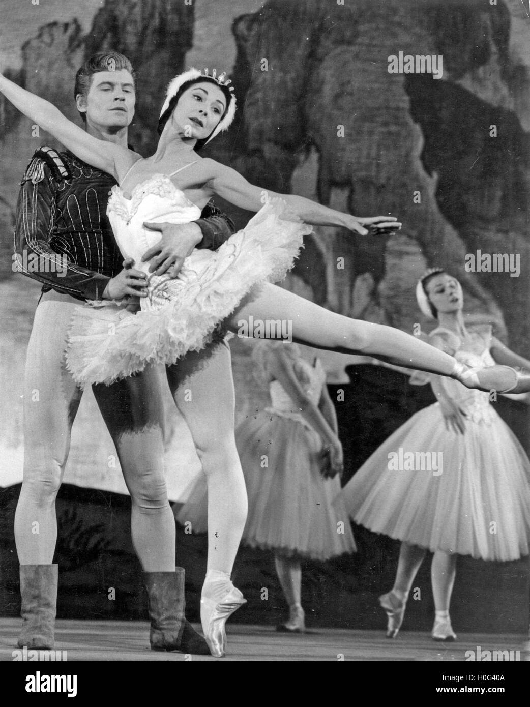 MARGOT FONTEYN (1919-1991) englische Ballerina mit Michael Somes in Schwanensee, Teil des 1960 Rang Films The Royal Ballet Stockfoto