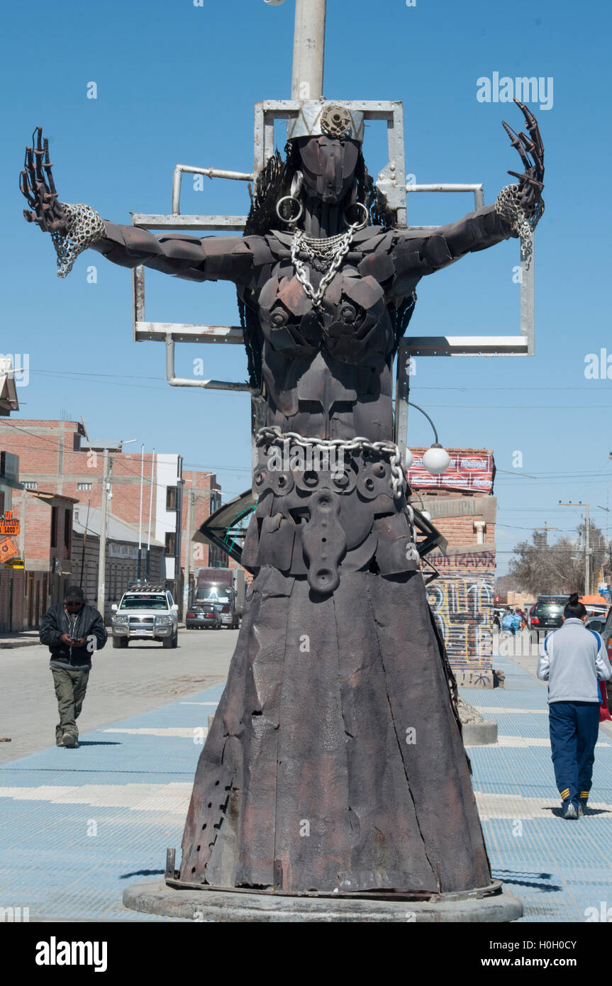 Skulptur in Avenida Ferroviaria, Uyuni, Bolivien Stockfoto