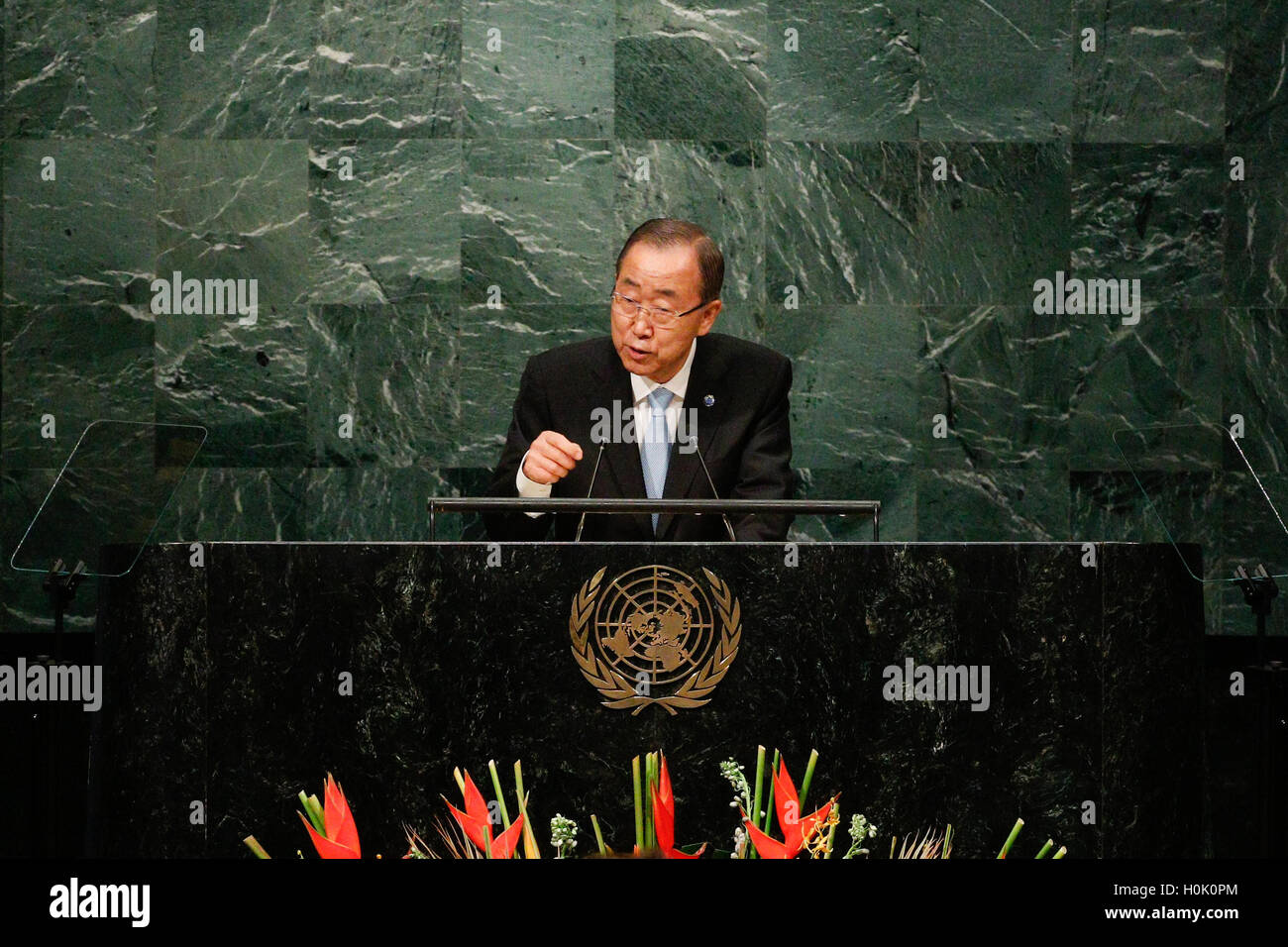 Vereinten Nationen. 21. Sep, 2016. UN-Generalsekretär Ban Ki-Moon Adressen einer hochrangigen Veranstaltung auf das Inkrafttreten des Abkommens am UNO-Hauptsitz in New York, Paris auf 21. September 2016. Bildnachweis: Li Muzi/Xinhua/Alamy Live-Nachrichten Stockfoto