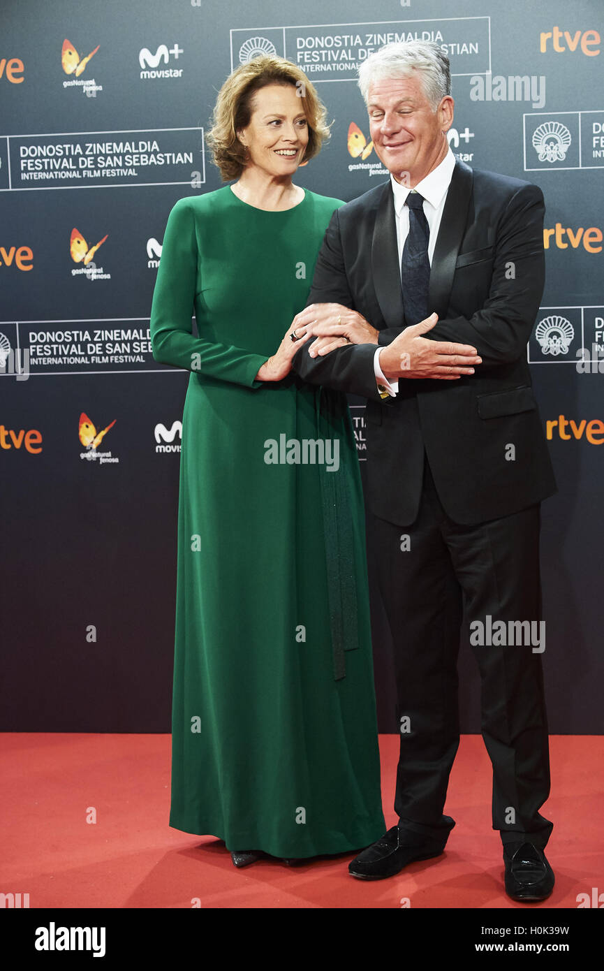 San Sebastian, Baskenland, Spanien. 21. Sep, 2016. Jim Simpson, Sigourney Weaver besuchen "A Monster genannt" Premiere im Kursaal Palace während 64. San Sebastian International Film Festival am 21. September 2016 in San Sebastian, Spanien. Bildnachweis: Jack Abuin/ZUMA Draht/Alamy Live-Nachrichten Stockfoto