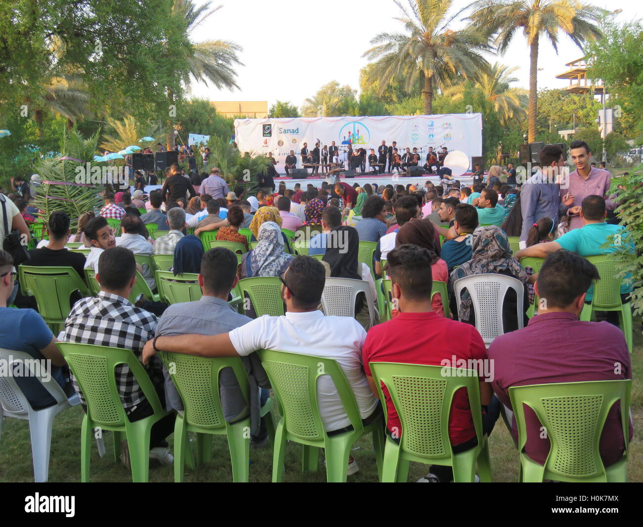 Bagdad. 21. Sep, 2016. Iraks Jugendliche feiern den internationalen Tag des Friedens im Abi Nawas Garden im Zentrum von Bagdad, Irak am 21. September 2016. © Khalil Dawood/Xinhua/Alamy Live-Nachrichten Stockfoto