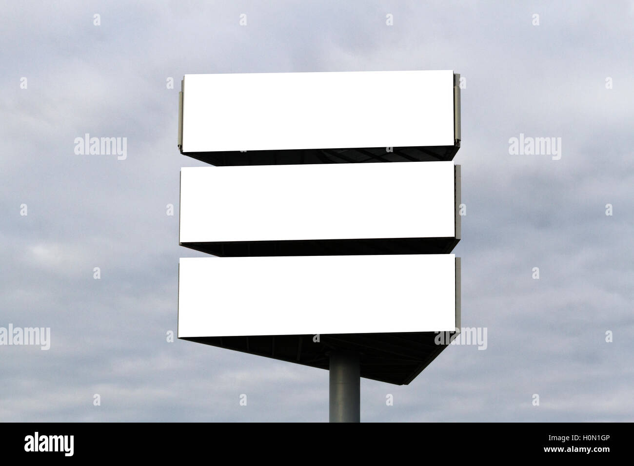 Mock-up. Außenwerbung, leeren Plakatwand im Freien, öffentlichen Infotafel Stadt unterwegs Stockfoto