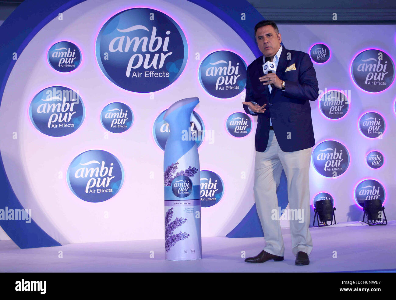 Bollywood-Schauspieler Boman Irani während einer Werbeveranstaltung von Ambi Pur, in Mumbai, Indien am 13. September 2016. Stockfoto