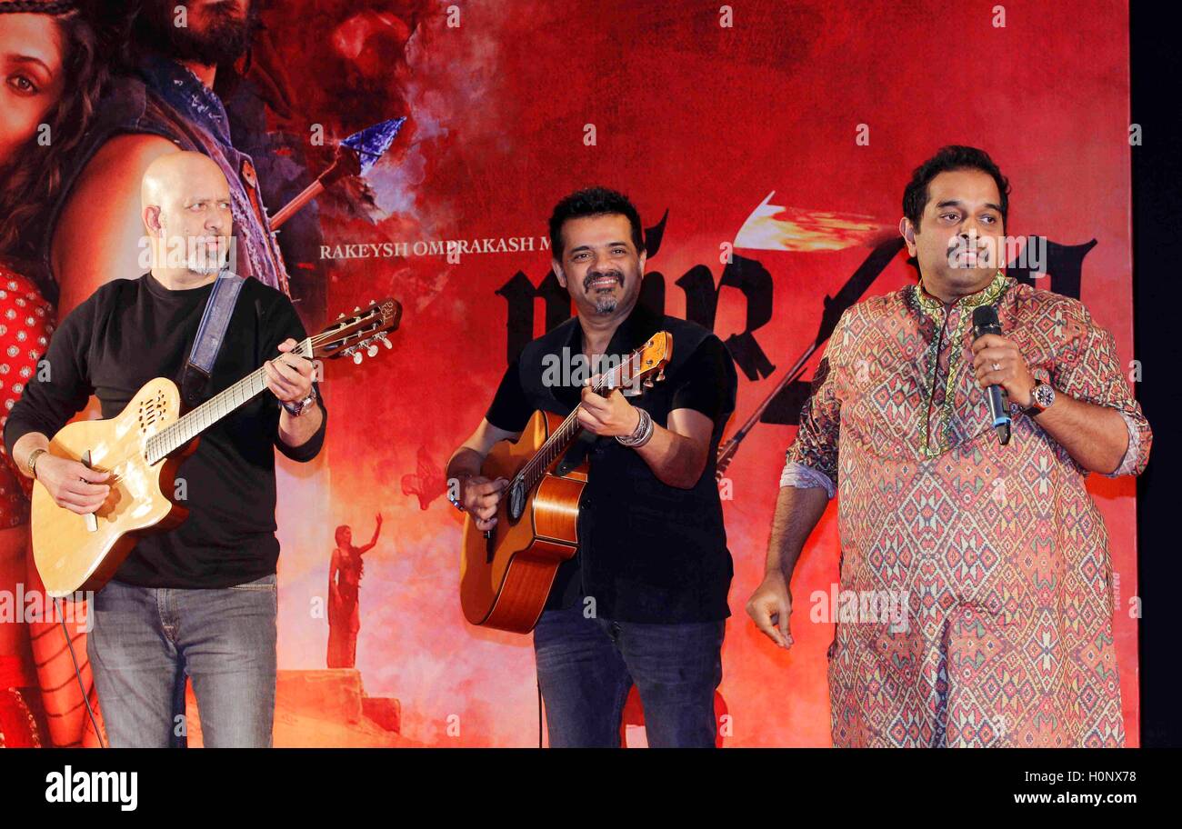 Der Bollywood-Musikkomponist Ehsaan Noorani und Loy Mendonsa sowie der Sänger Shankar Mahadevan lancieren den Film Mirzya in Mumbai, Indien, Asien Stockfoto