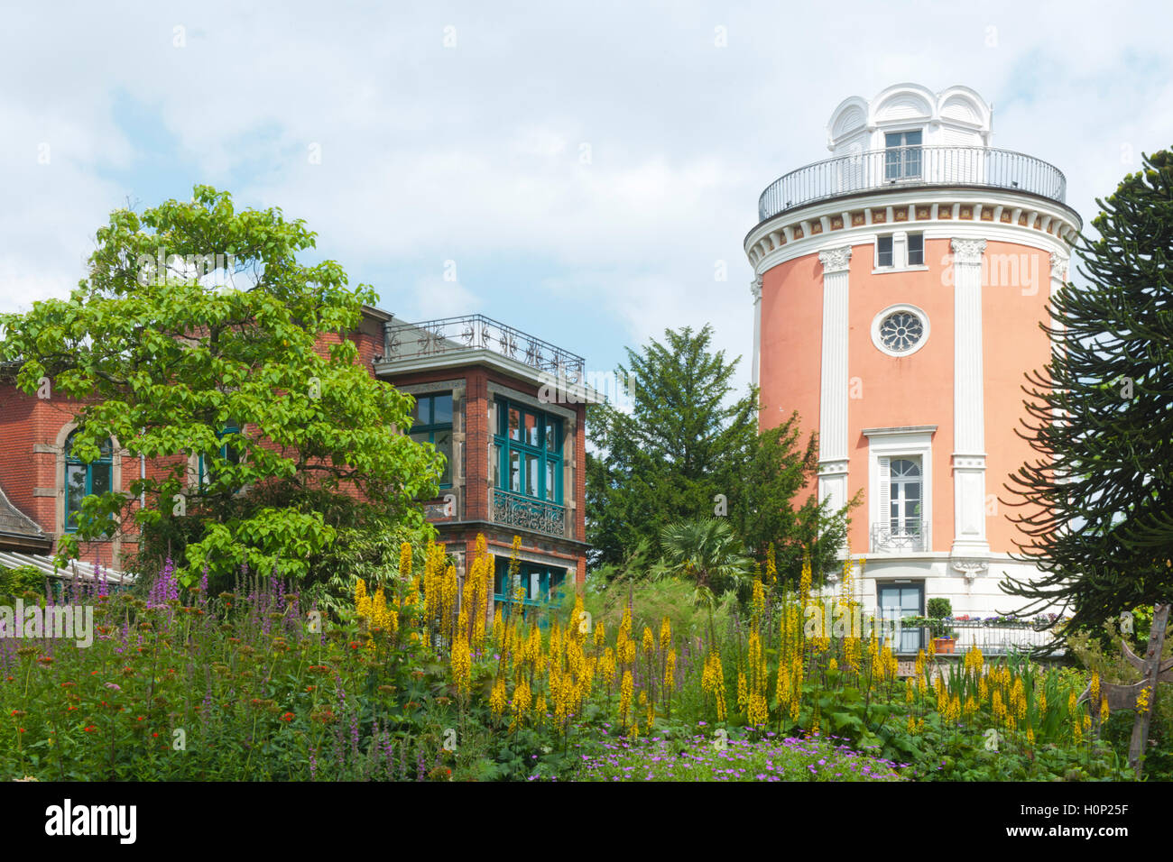 Deutschland, Nordrhein-Westfalen, Wuppertal-Barmen, Auf der Hardt, Ellersche Villa Und Elisenturm Im Botanischen Garten Stockfoto