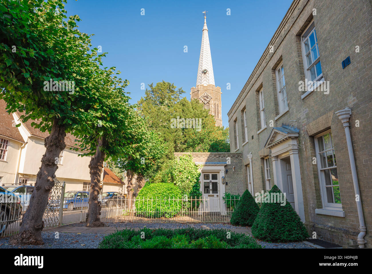 Ein ehemaliges Pfarrhaus Gebäude und Garten in Suffolk Wickham Dorfmarkt, England, Großbritannien. Stockfoto