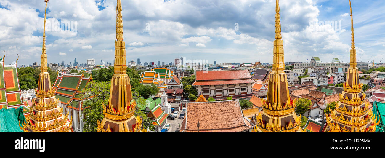 Panoramablick von der Rattanakosin-Insel von Loha Prasat Tempel, Bangkok, Thailand Stockfoto