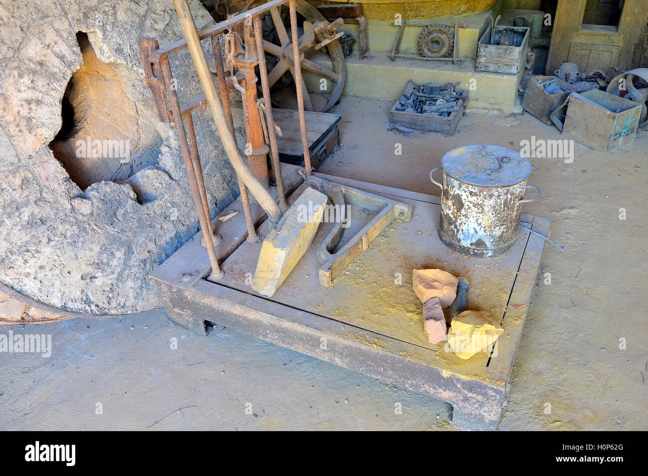 eine Werkstatt Roussillon Ocker Fabrik wo war behandelten Erz zu produzieren wie Färben für Malerei Stockfoto