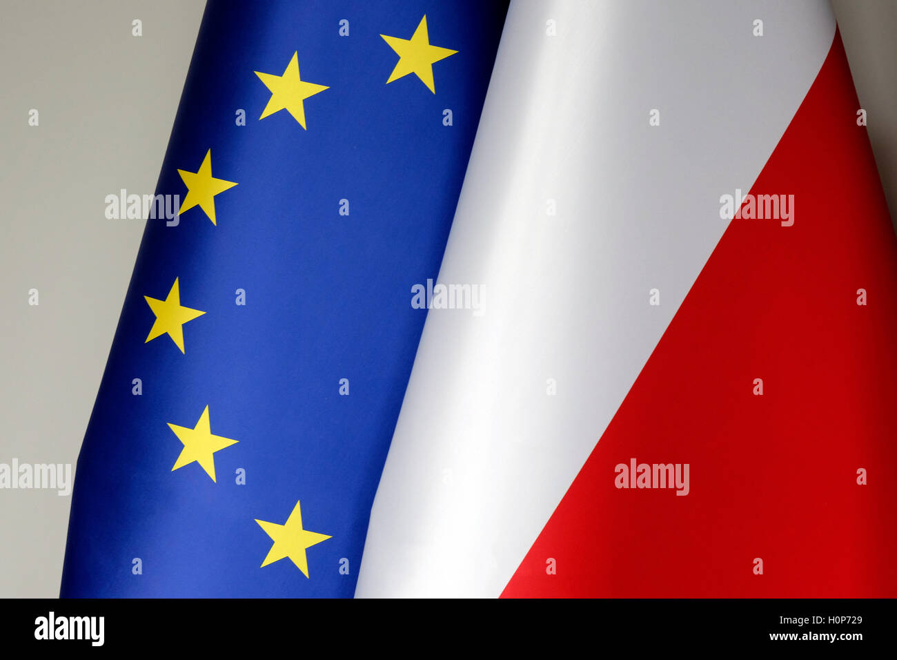 Die polnische und die Europäische Union Flaggen Stockfoto