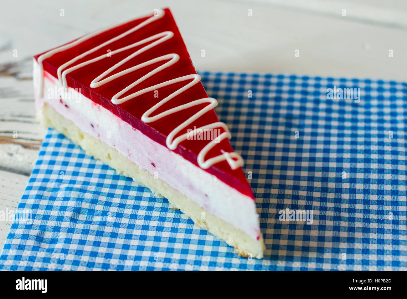 Serviette mit Kuchen. Stockfoto