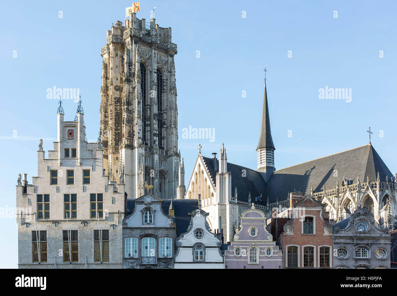 Saint Rumbold Kathedrale und Hauptplatz, Mechelen, Belgien Stockfoto