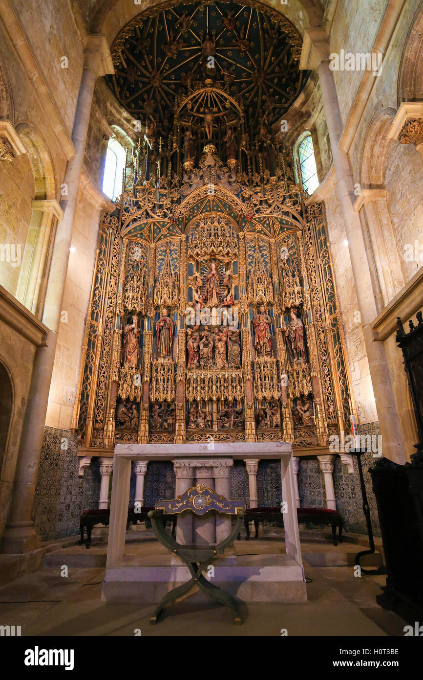 Herrliche 15. Jahrhundert Altarbild in der alten Kathedrale oder Se Velha von Coimbra, Portugal Stockfoto
