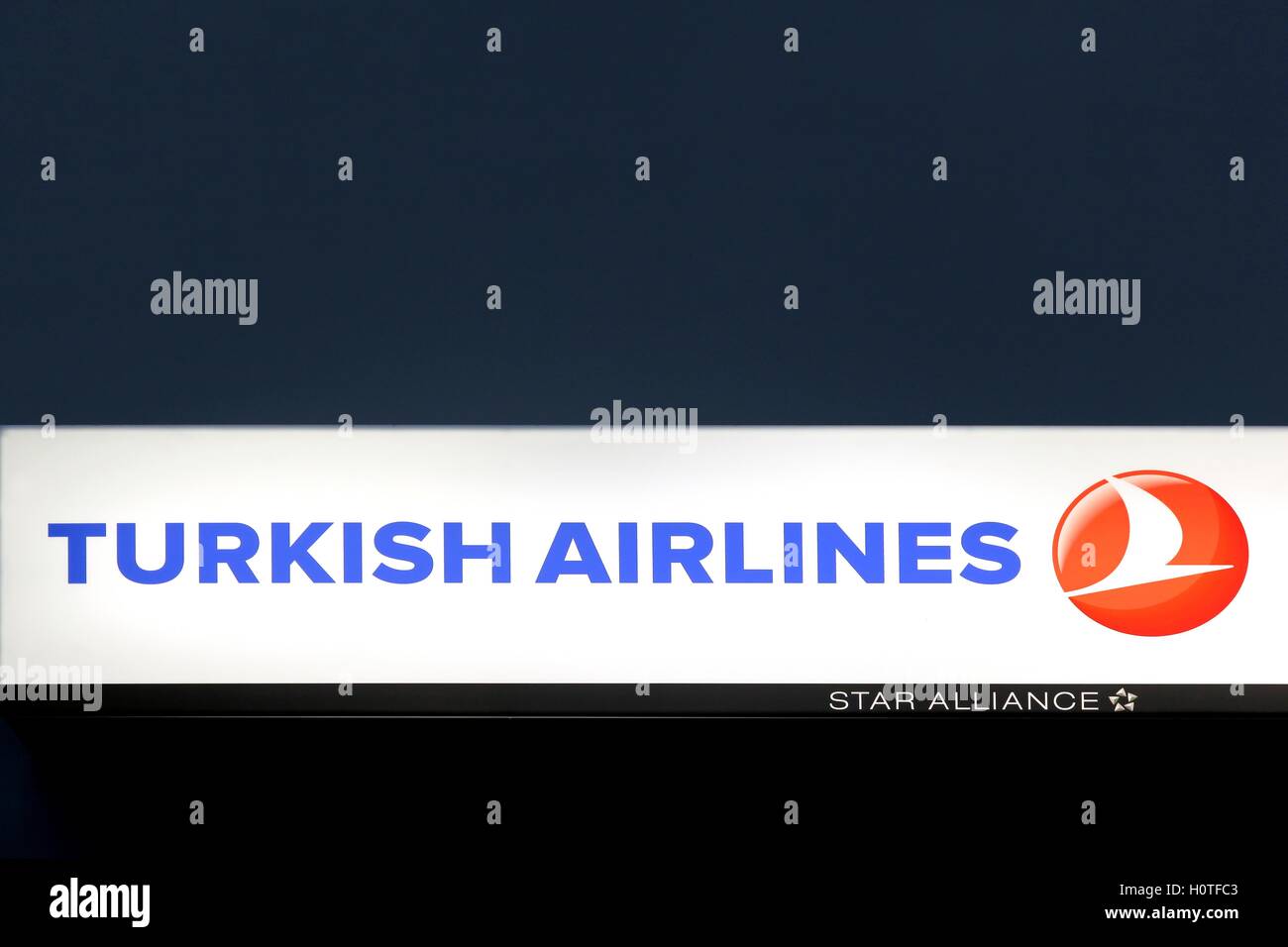 Turkish Airlines-Logo an der Wand Stockfoto