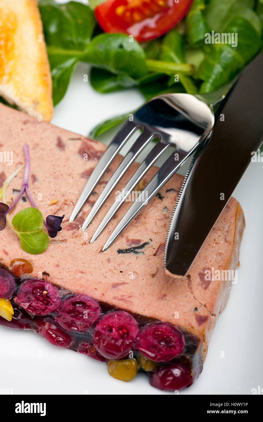 Detail der Leberpastete auf einem Teller Stockfoto