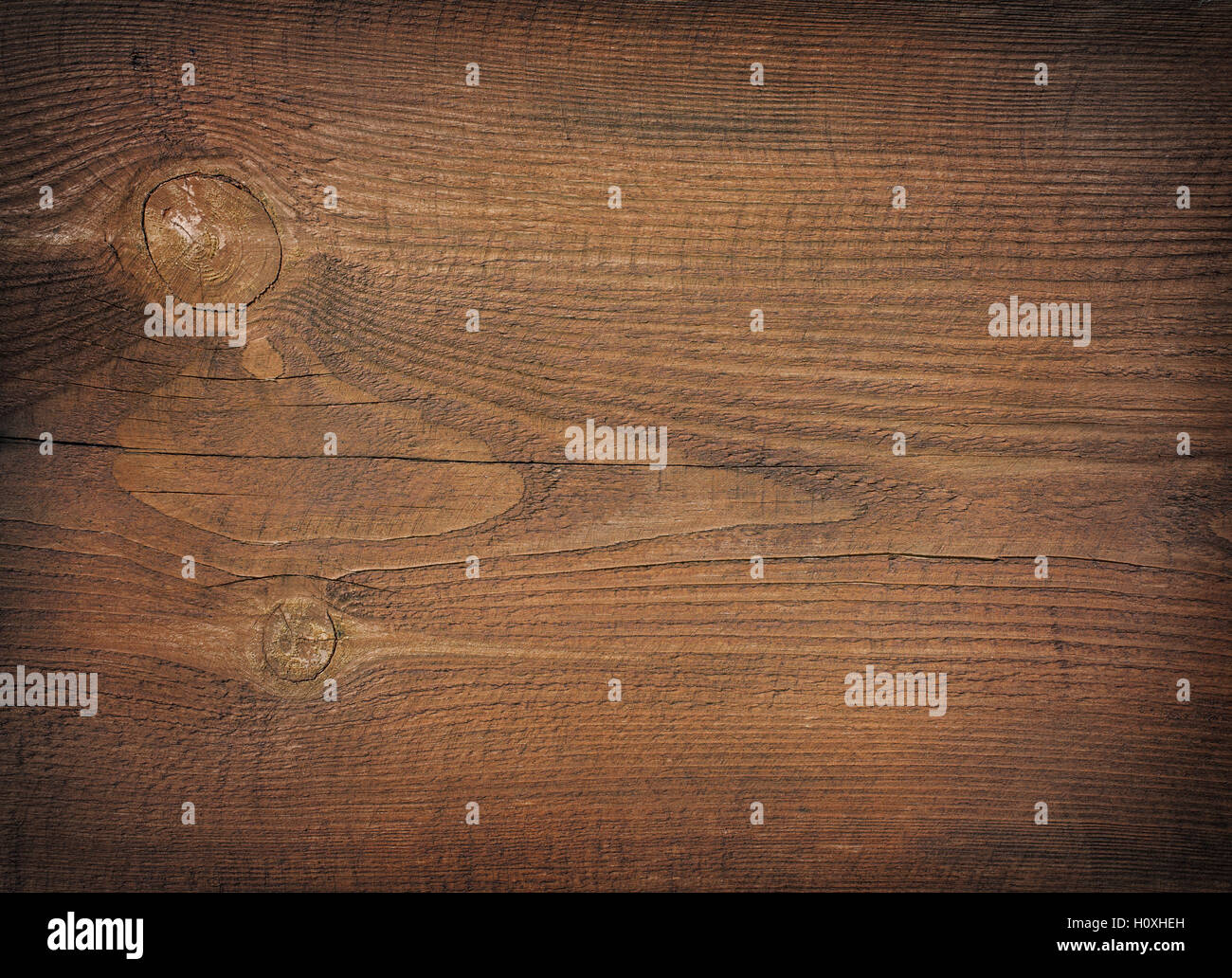 Dunkelbraun zerkratzt Holzbrett. Holzstruktur Stockfoto