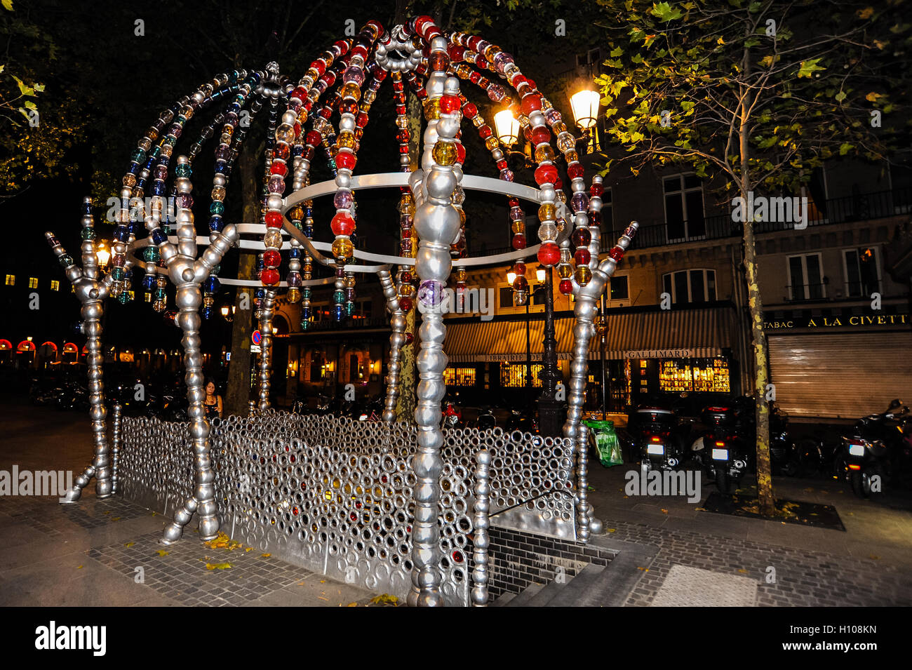 Paris, Frankreich. U-Bahnstation Palais Royal, Musée du Louvre. Stockfoto