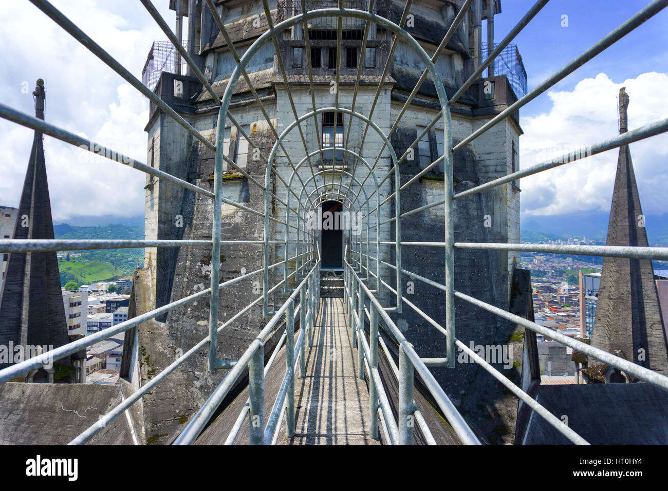 Gehweg auf der Oberseite der Basilika in Manizales, Kolumbien Stockfoto