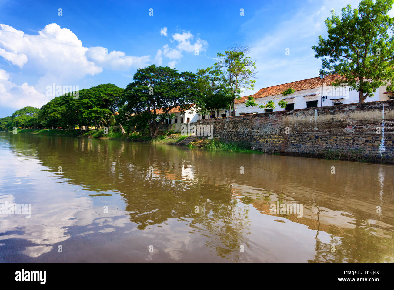 Blick auf den Fluss Magdalena und historischen kolonialen Mompox, Kolumbien Stockfoto