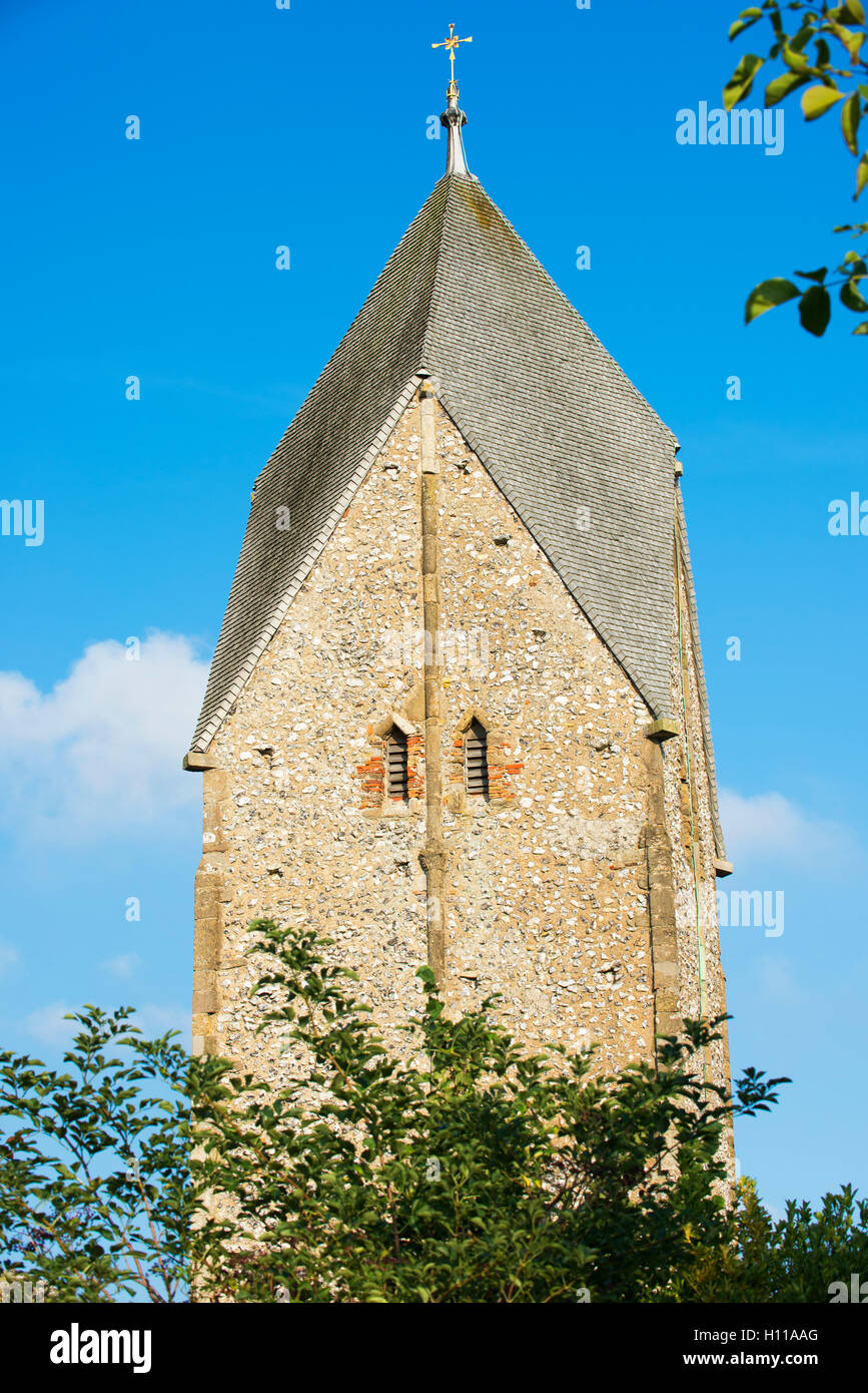 Der Rheinische Helm sächsische Turm der Kirche St Mary die Jungfrau, Sompting, West Sussex, England, UK Stockfoto