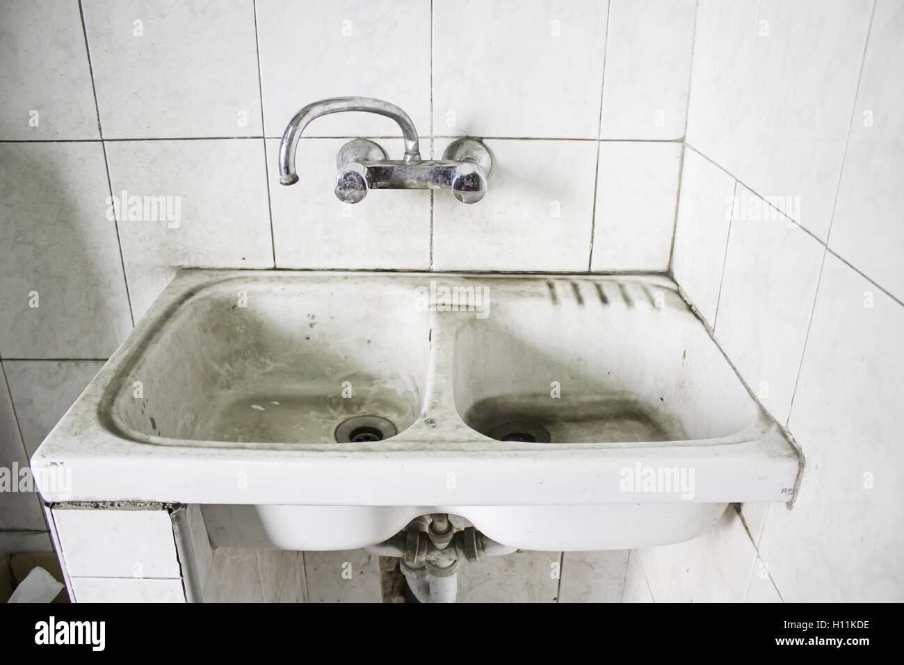 Schmutzige Toilette unhygienisch urbanen Hochbau Stockfoto