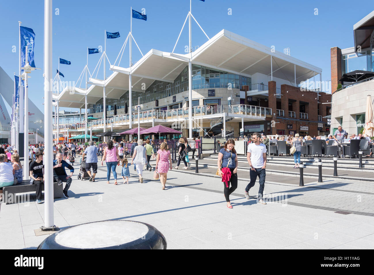 Gunwharf Quays, Portsmouth Harbour, Portsmouth, Hampshire, England, Vereinigtes Königreich Stockfoto