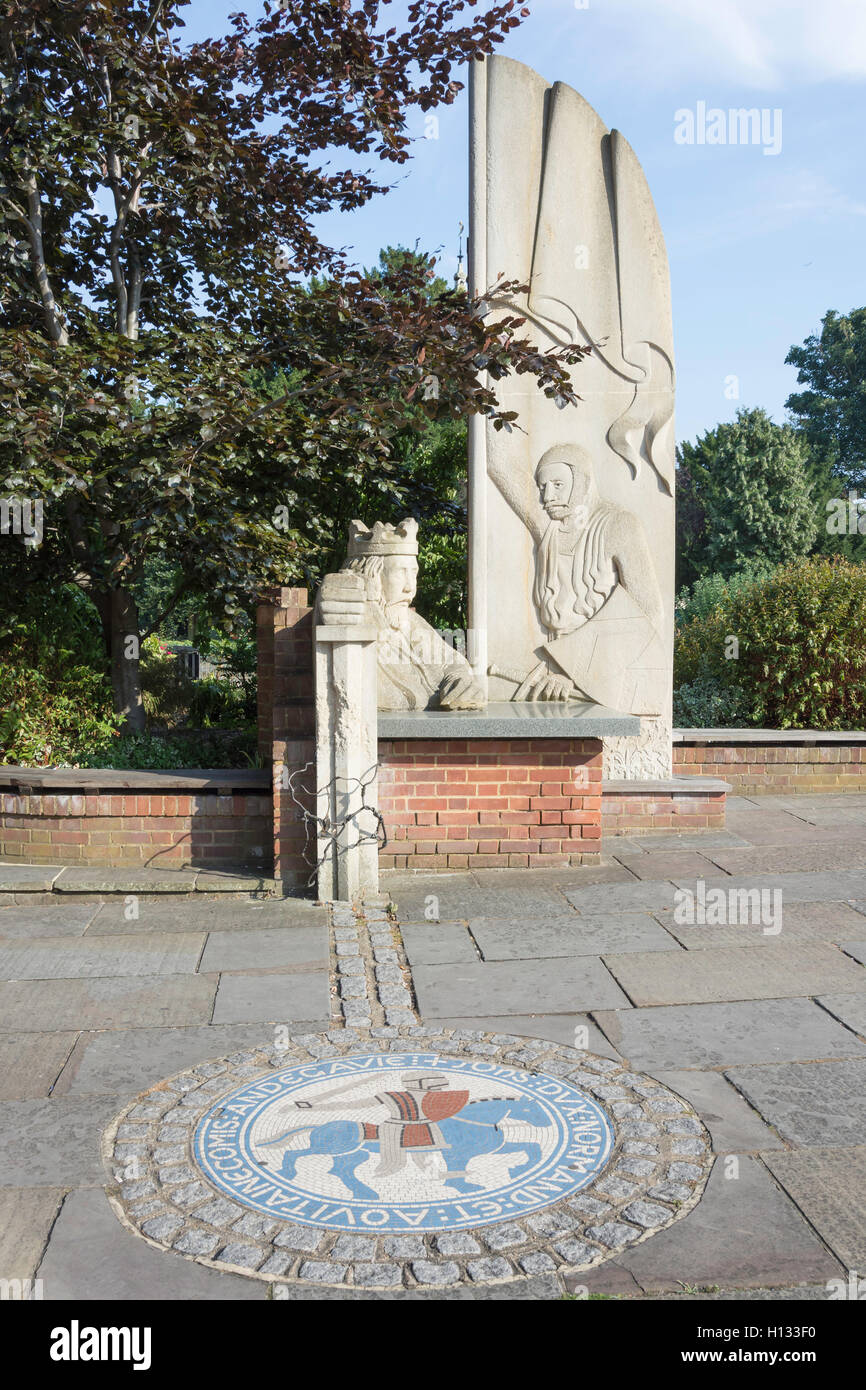 König John Magna Carta Memorial, High Street, Egham, Surrey, England, Vereinigtes Königreich Stockfoto