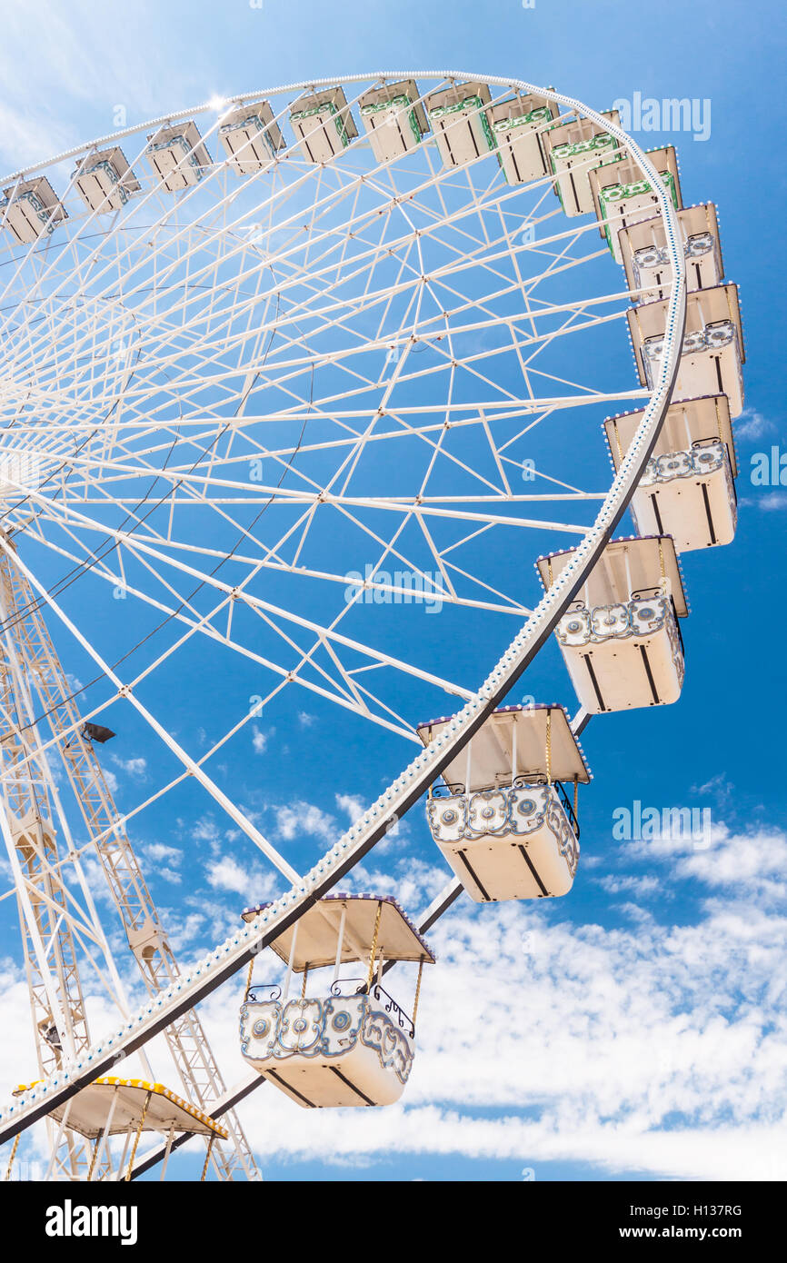 Riesenrad von Messe und Vergnügungspark Stockfoto