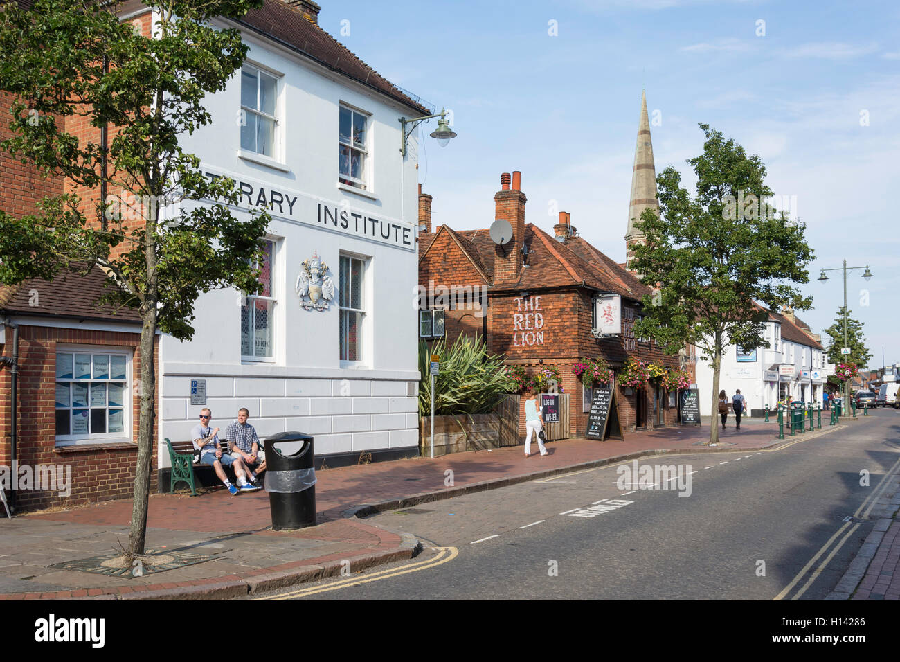 High Street, Egham, Surrey, England, Vereinigtes Königreich Stockfoto