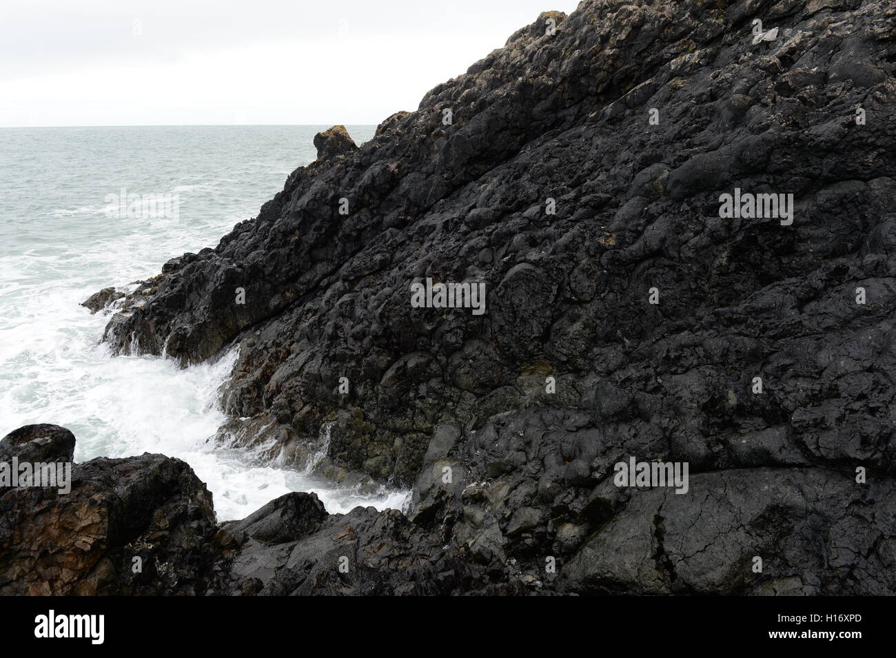 Kissen-Lava am Strumble Head unter Wasser Millionen von Jahren, als dieses Teil von Wales Volcanic wurde gebildet Stockfoto