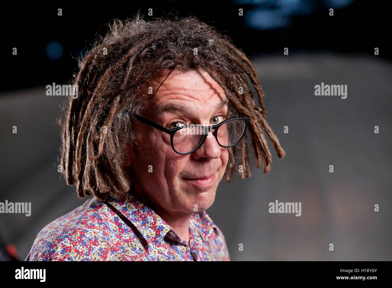 David Goldblatt, Sportjournalist, Journalist und Autor, auf dem Edinburgh International Book Festival. Edinburgh, Schottland. 16. August 2016 Stockfoto