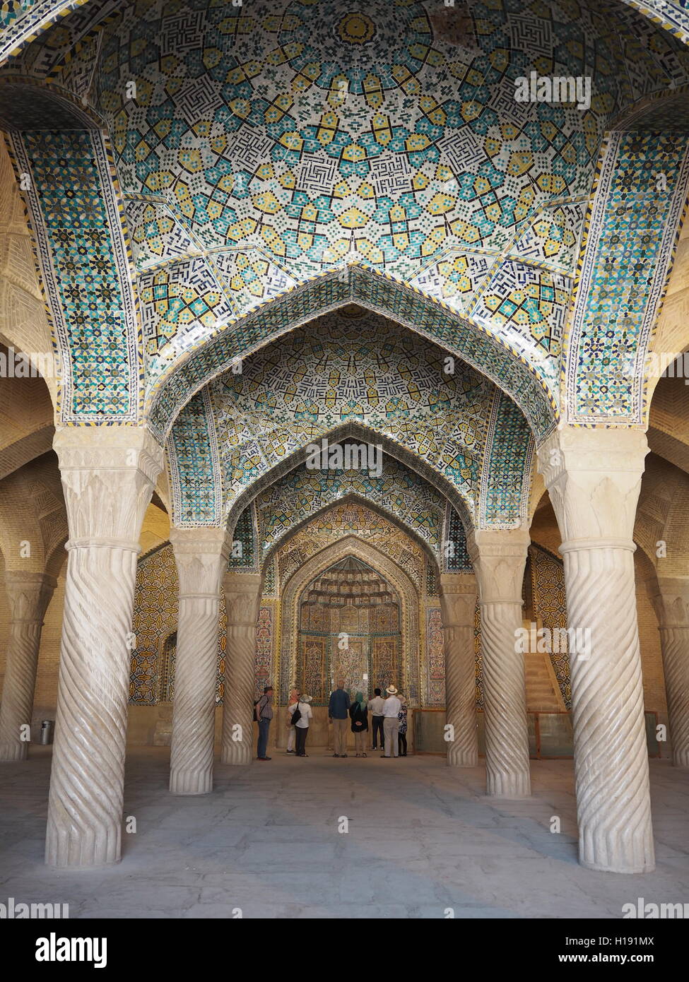 Vakil Moschee Spalten und Fliesen in Shiraz, Iran Stockfoto