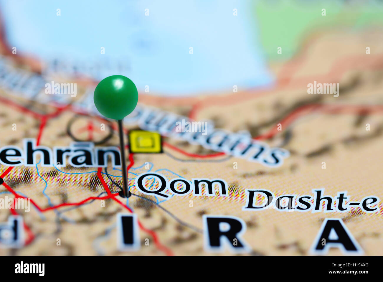 Qom fixiert auf einer Karte von Iran Stockfoto