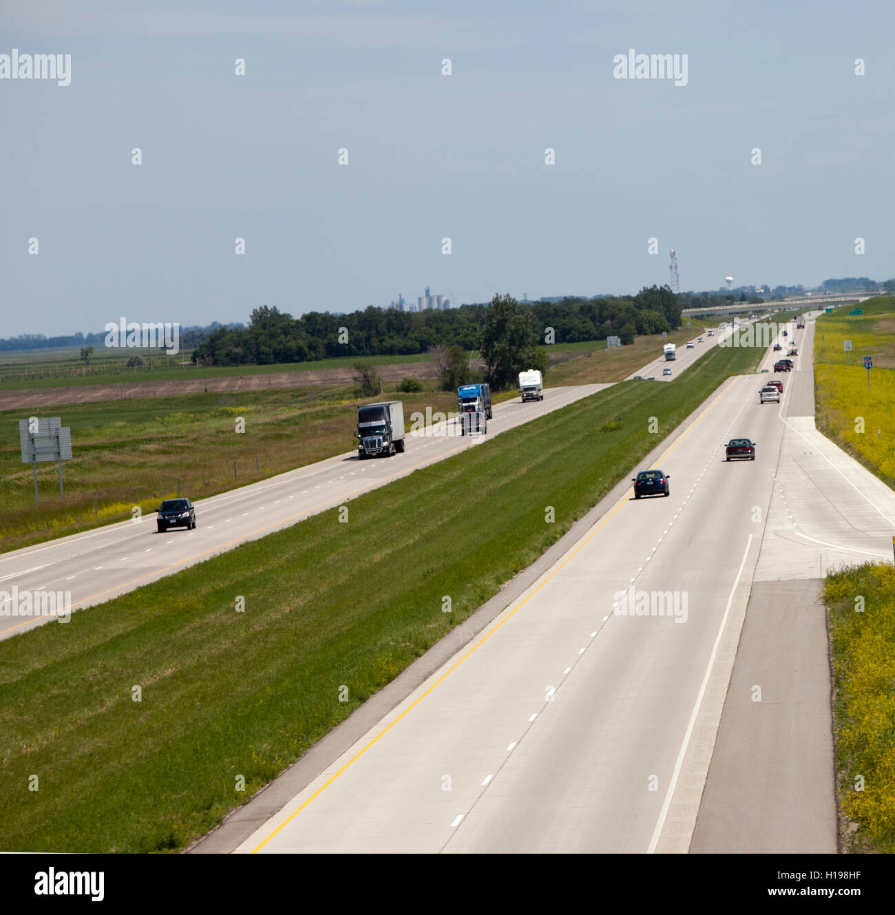 Interstate Highway Autobahnverkehr Stockfoto