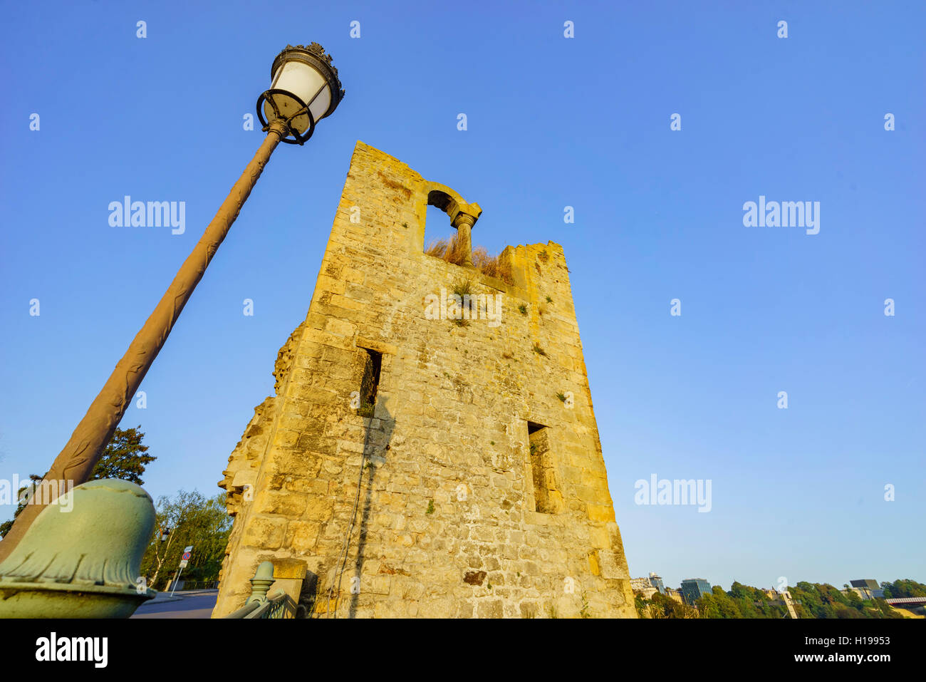 Historische Überreste der Stadtmauer am Bock, Luxemburg Stockfoto