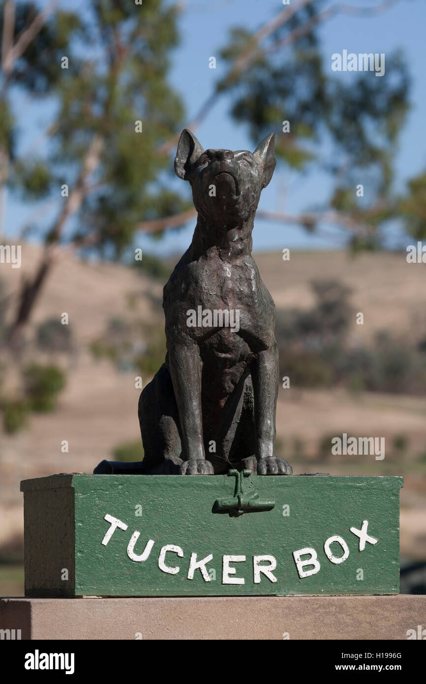 Der Hund auf die Tuckerbox ist eine australische historische Monumente und Sehenswürdigkeiten Attraktion, befindet sich in der Nähe von Gundagai NSW Australia Stockfoto