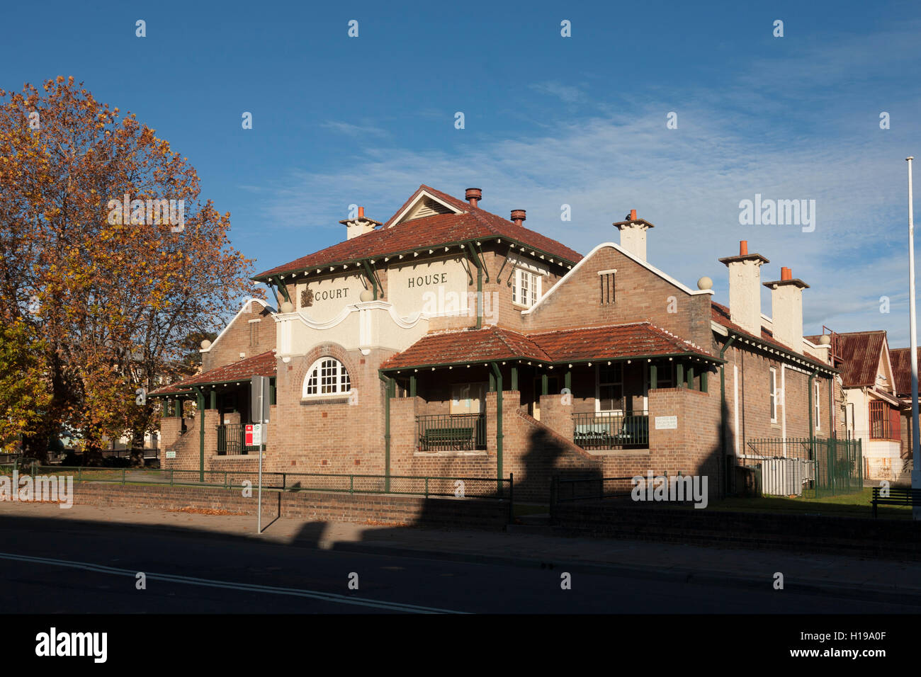 Lithgow Gerichtsgebäude wurde von kolonialen Architekten James Barnet entworfen und gebaut im Jahre 1879.  Gerichtsgebäude Lithgow NSW Australia Stockfoto