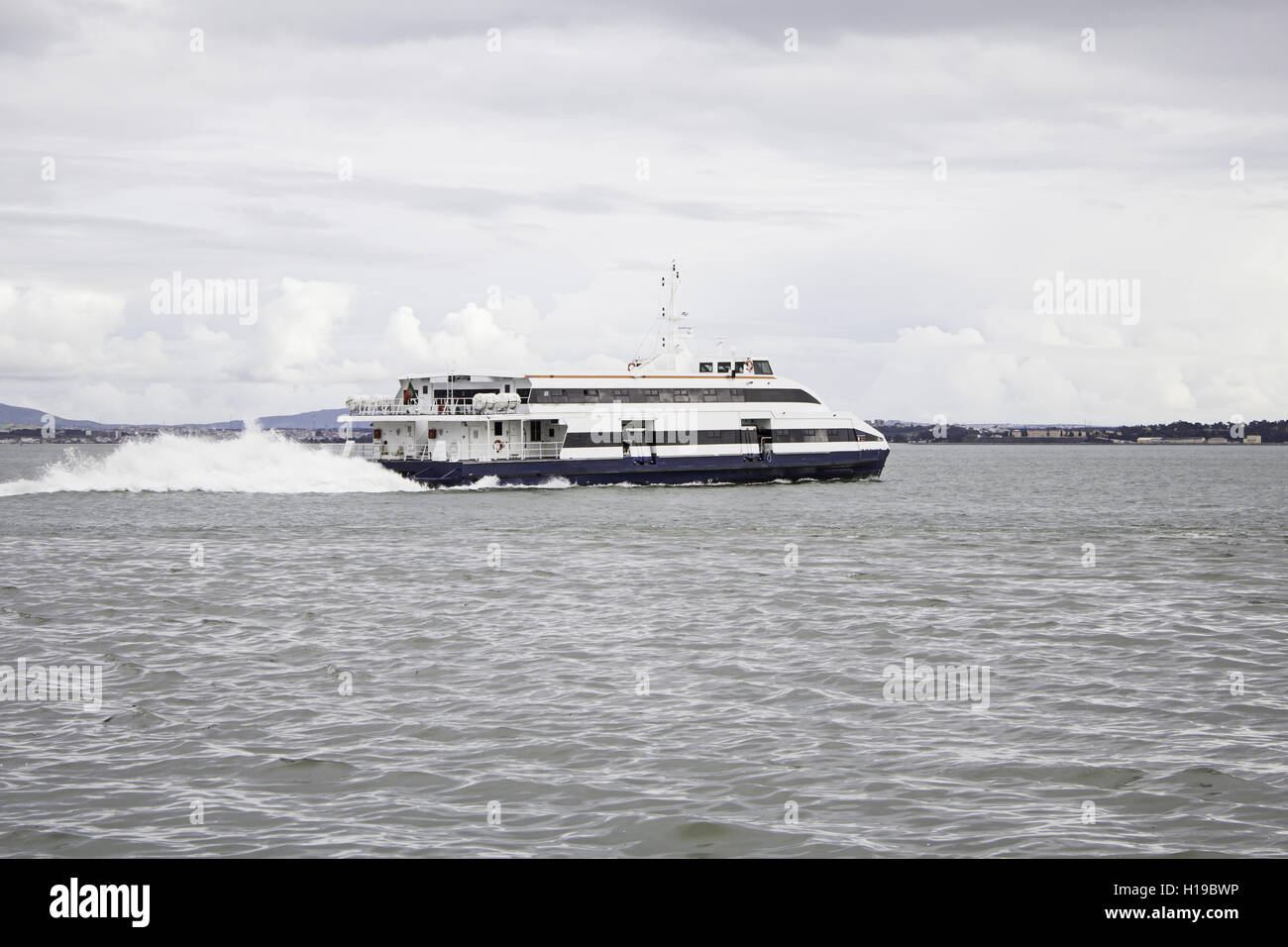 Boot von Meer, Verkehr und Tourismus ins Leben gerufen Stockfoto