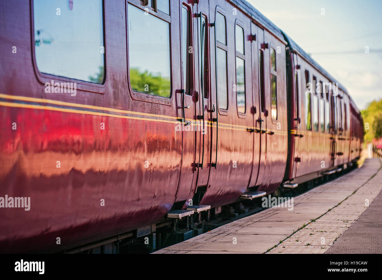 Züge sind ein Symbol für Reisen und die romantische Verbindung, die wir mit Urlaub/Ferien.  Zeit, um im großen Stil reisen. Stockfoto