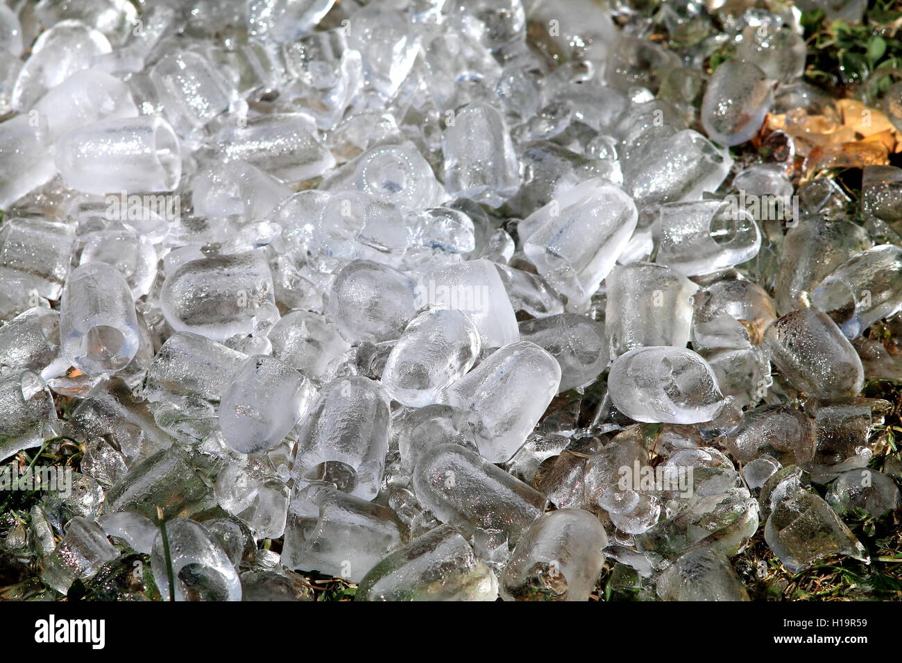 Viele Eiswürfel für Getränke Stockfoto