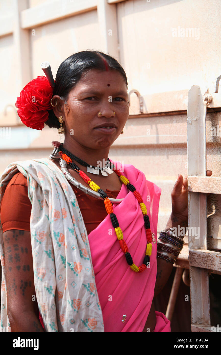Tribal Woman, Muria Tribe, Benur Village, Chattisgarh, Indien. Ländliche Gesichter Indiens Stockfoto