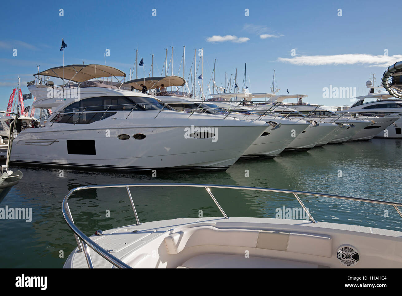 Southampton, UK, 22. September 2016, ein Blick über den Yachthafen auf der Southampton Boat Show 201 Kredit: Keith Larby/Alamy Live News Stockfoto