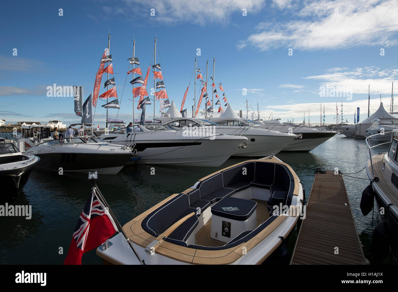 Southampton, UK, 22. September 2016, ein Blick über den Yachthafen auf der Southampton Boat Show 201 Kredit: Keith Larby/Alamy Live News Stockfoto