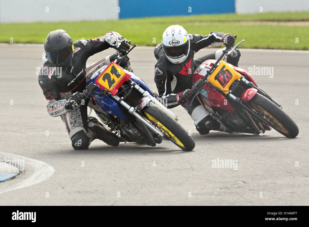 Donington Park, UK. 23. September 2016. Zwei Fahrer teilnahmen in Trainingstag vor dem Thundersport Rennwochenende in Donington Park. Bildnachweis: Peter Hutmacher/Alamy Live-Nachrichten Stockfoto