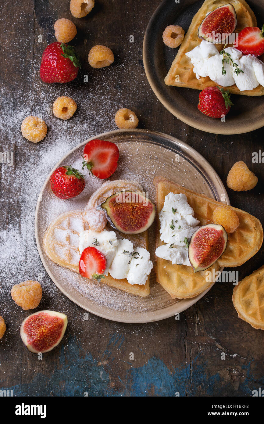 Wafer mit Beeren Stockfoto
