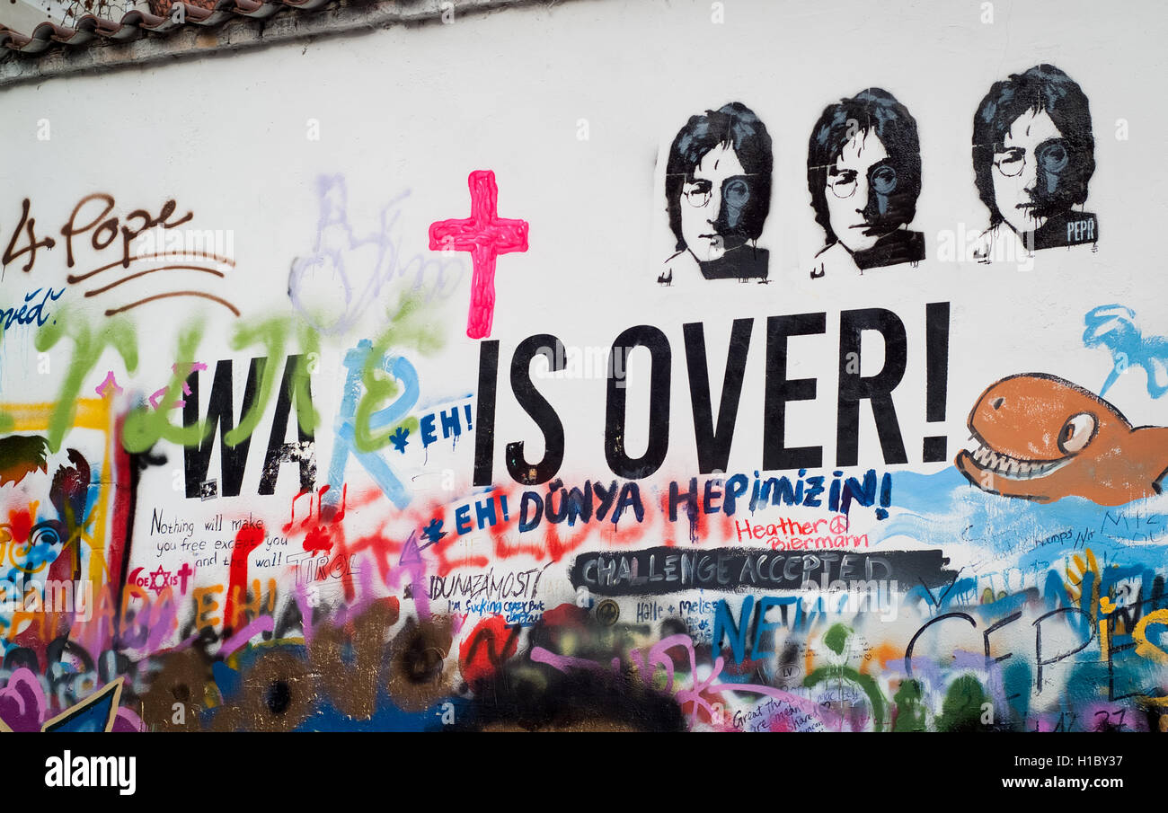 Prag, Tschechische Republik - 30. Januar 2015: die berühmten John-Lennon-Mauer in Mittel-fotografiert Prag am 30. Januar 2015. Die Stockfoto