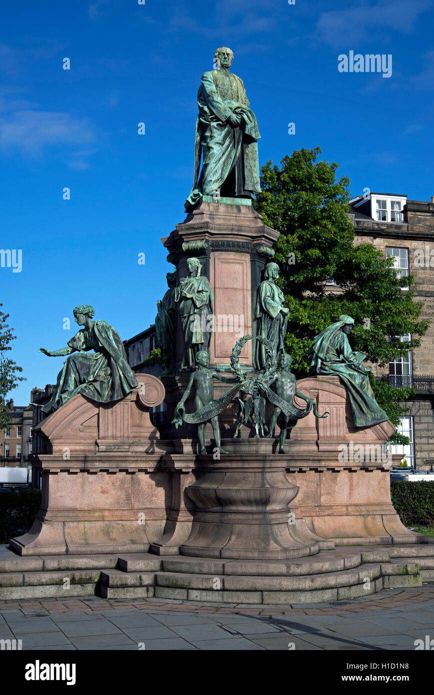 Gedenkstätte für den ehemaligen britischen Premierminister William Ewart Gladstone (1809-98) in Coates Crescent Gardens, Edinburgh, Schottland, Großbritannien. Stockfoto